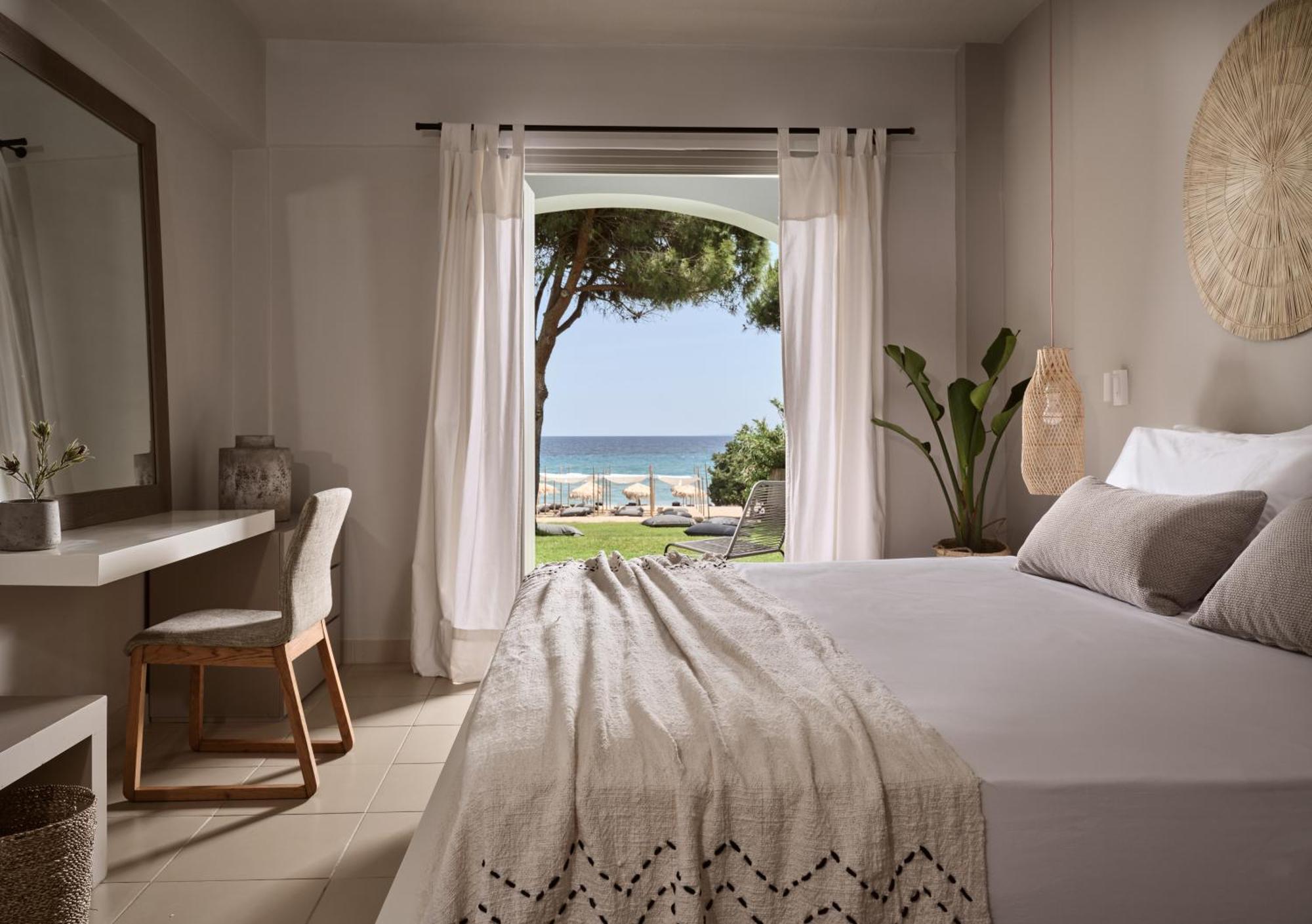 Hotel The Bay & 5*